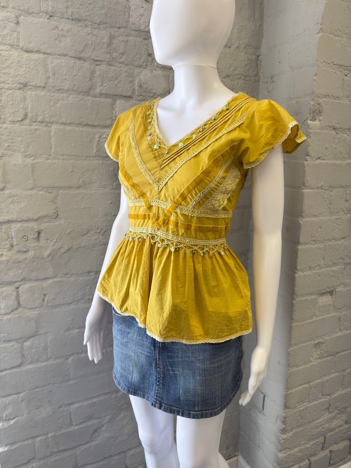 Fairy Yellow Embroidered V-Neck Peplum Blouse