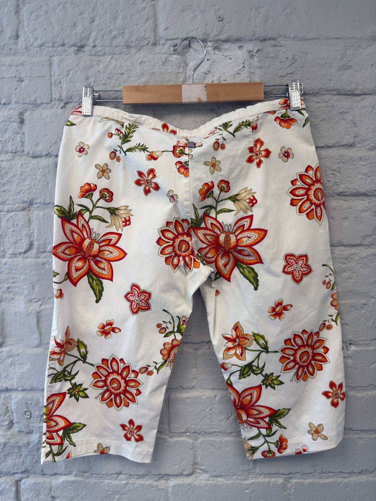 Floral Print Capri Shorts White Orange Green