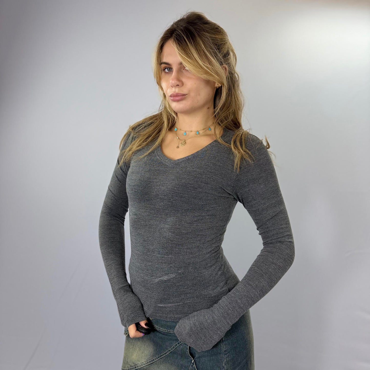 Avance Long Sleeve V-Neck Top in Grey- SIZE M