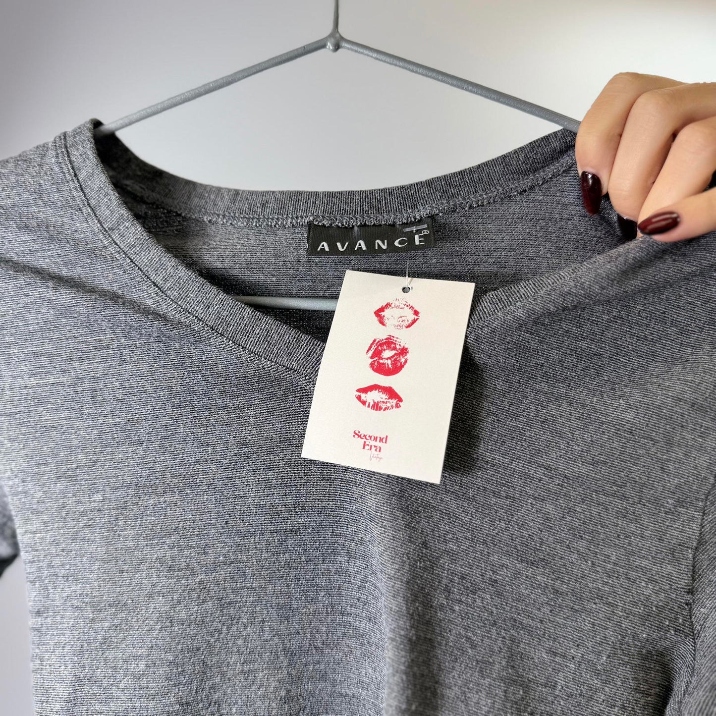 Avance Long Sleeve V-Neck Top in Grey- SIZE M