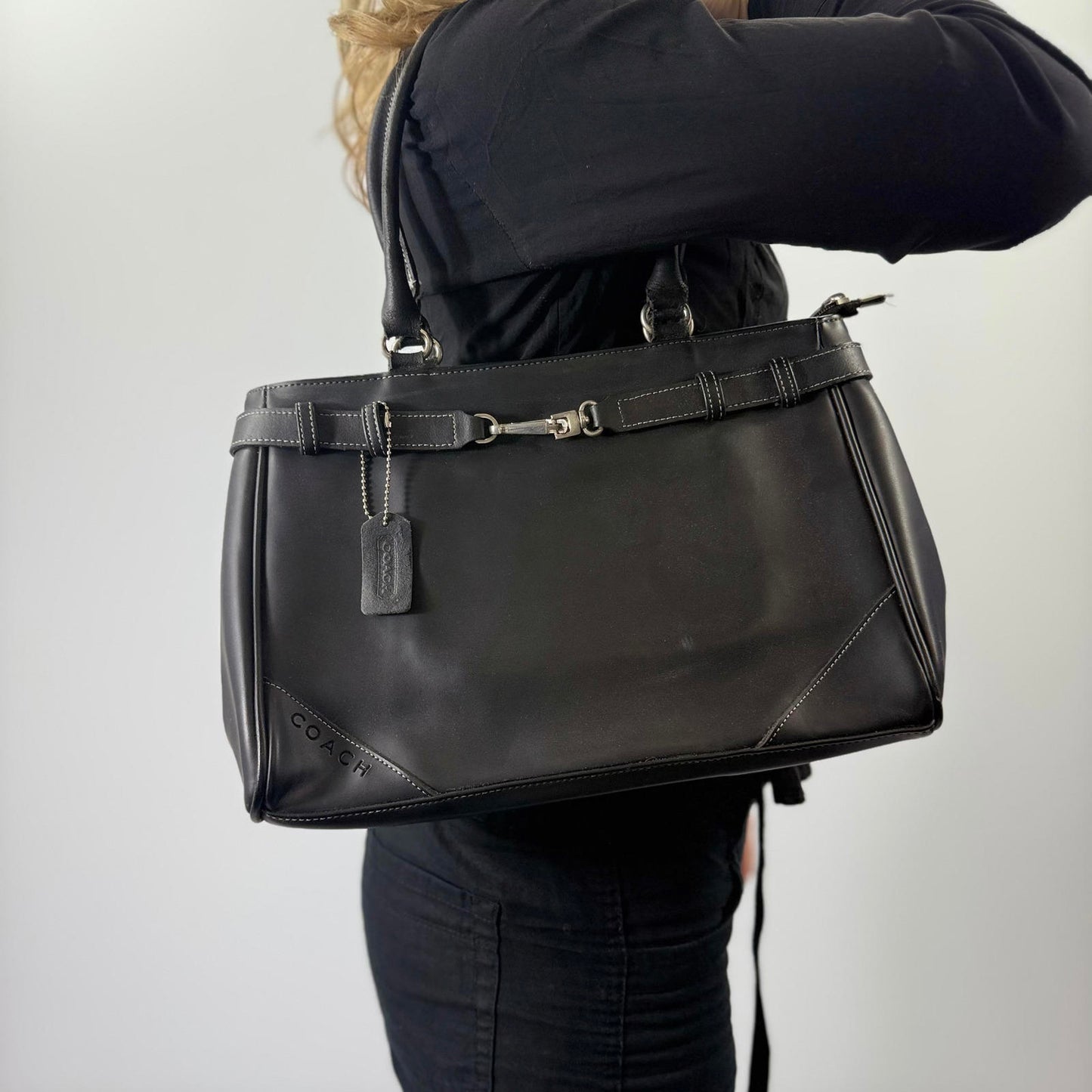 Coach Black Leather Women's Shoulder Bag