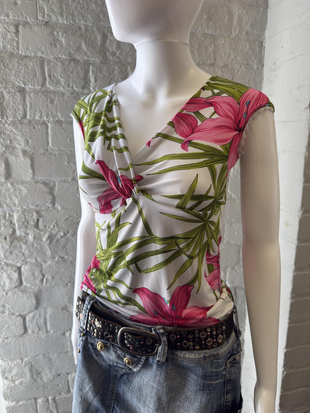 Sleeveless Floral Tropical Print Top