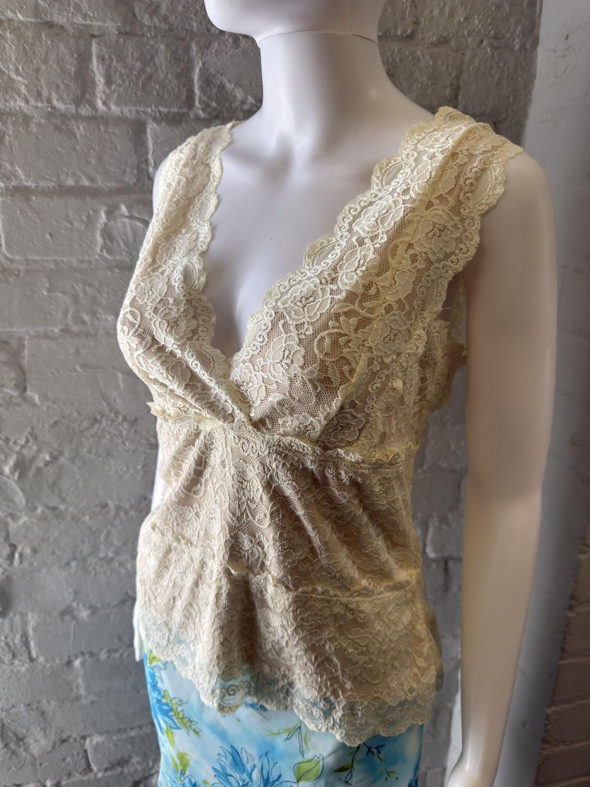 Beige Lace Sleeveless Top