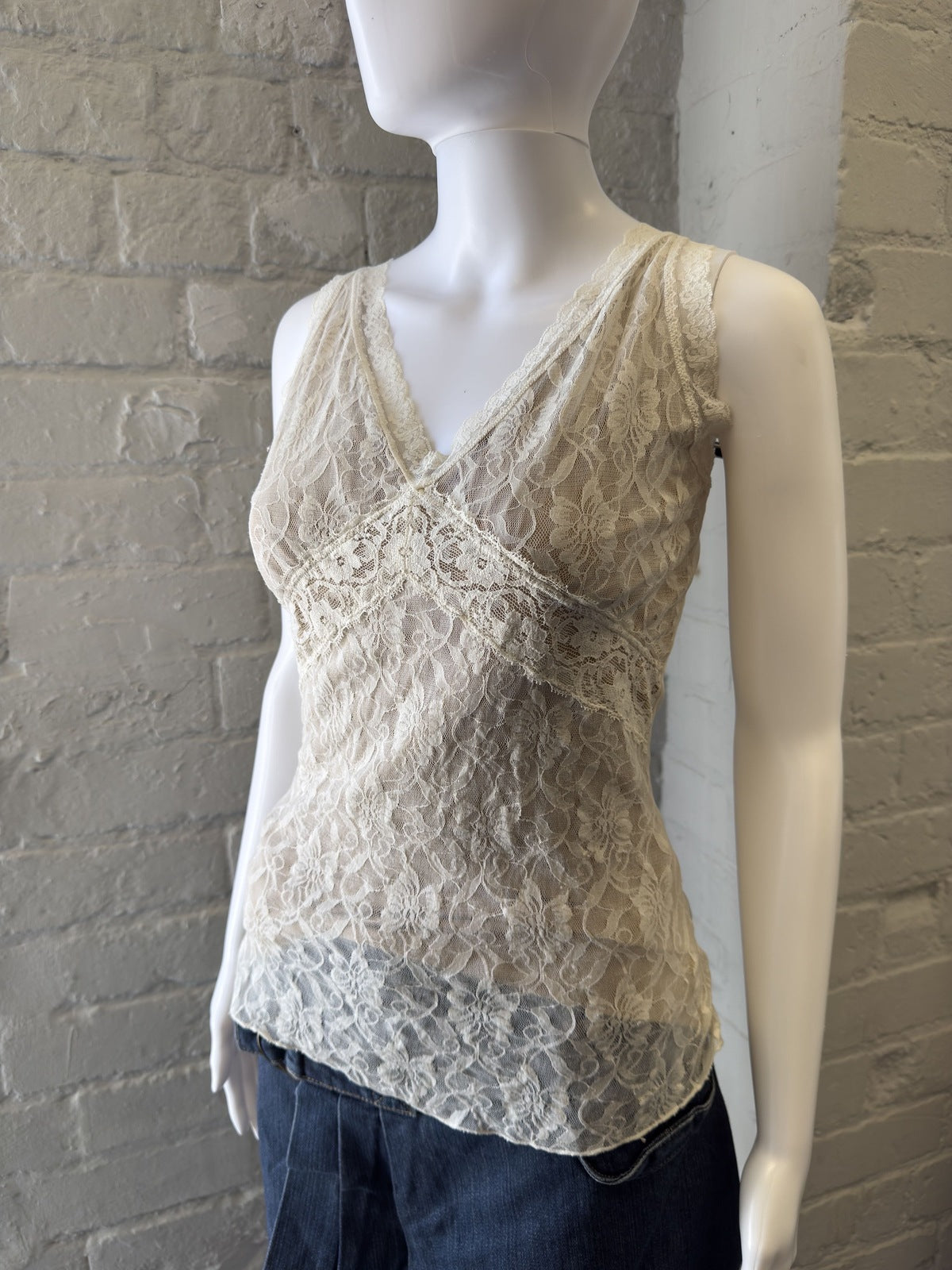 Cream Lace Sleeveless V-Neck Top
