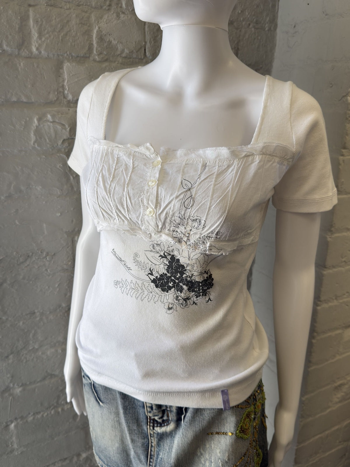 White Short Sleeve Fitted Top with Lace and Floral Print