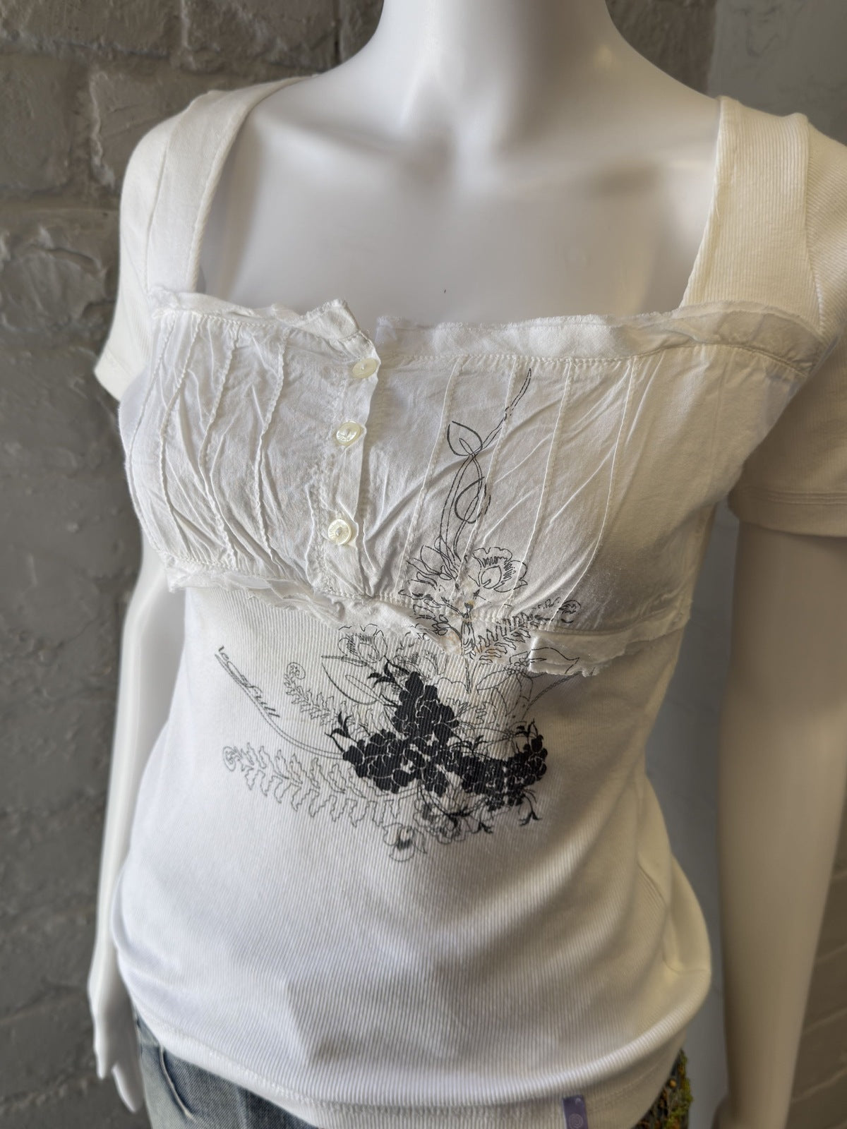 White Short Sleeve Fitted Top with Lace and Floral Print
