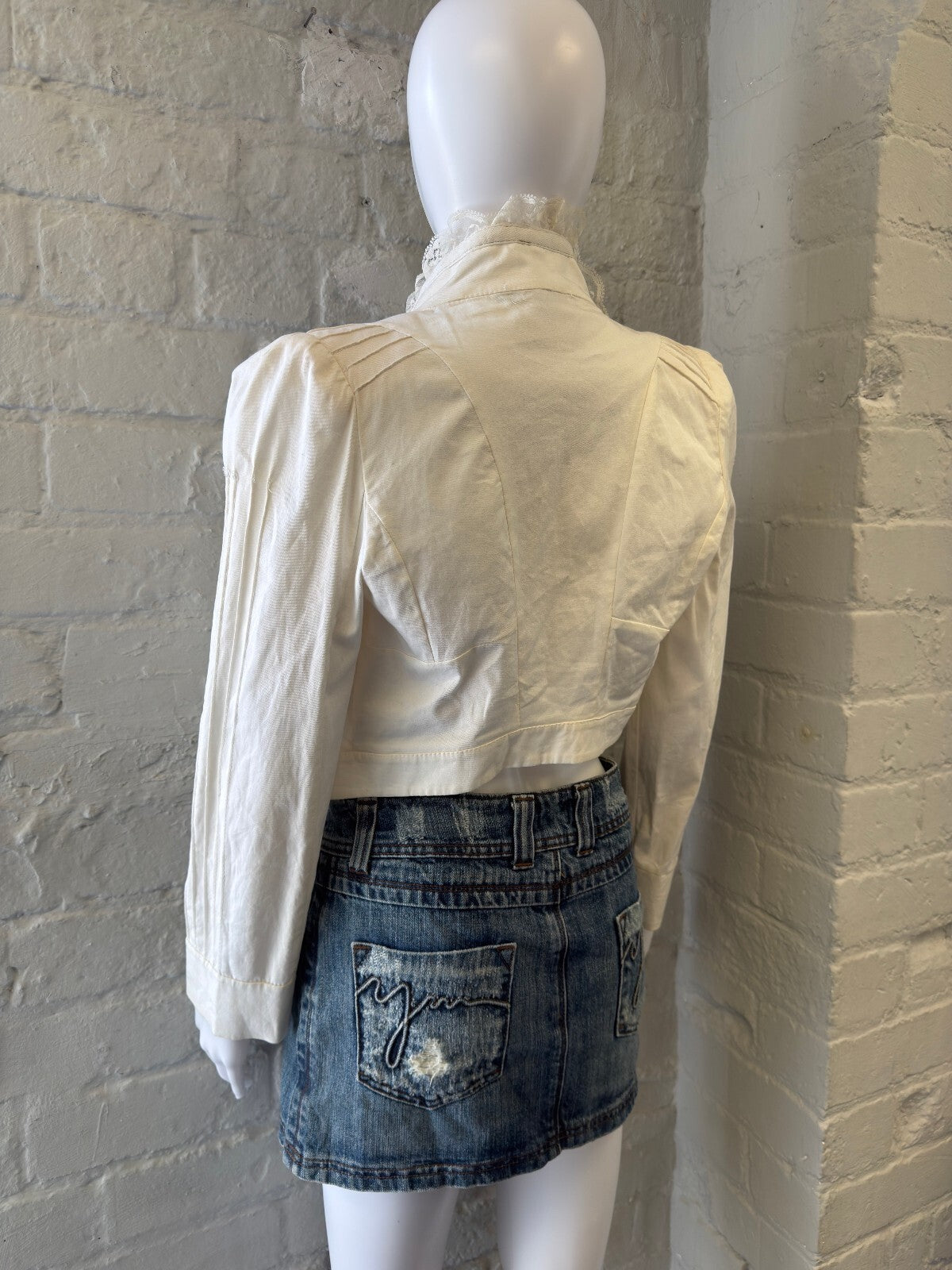 Vintage Cream Lace Trimmed Fitted Jacket