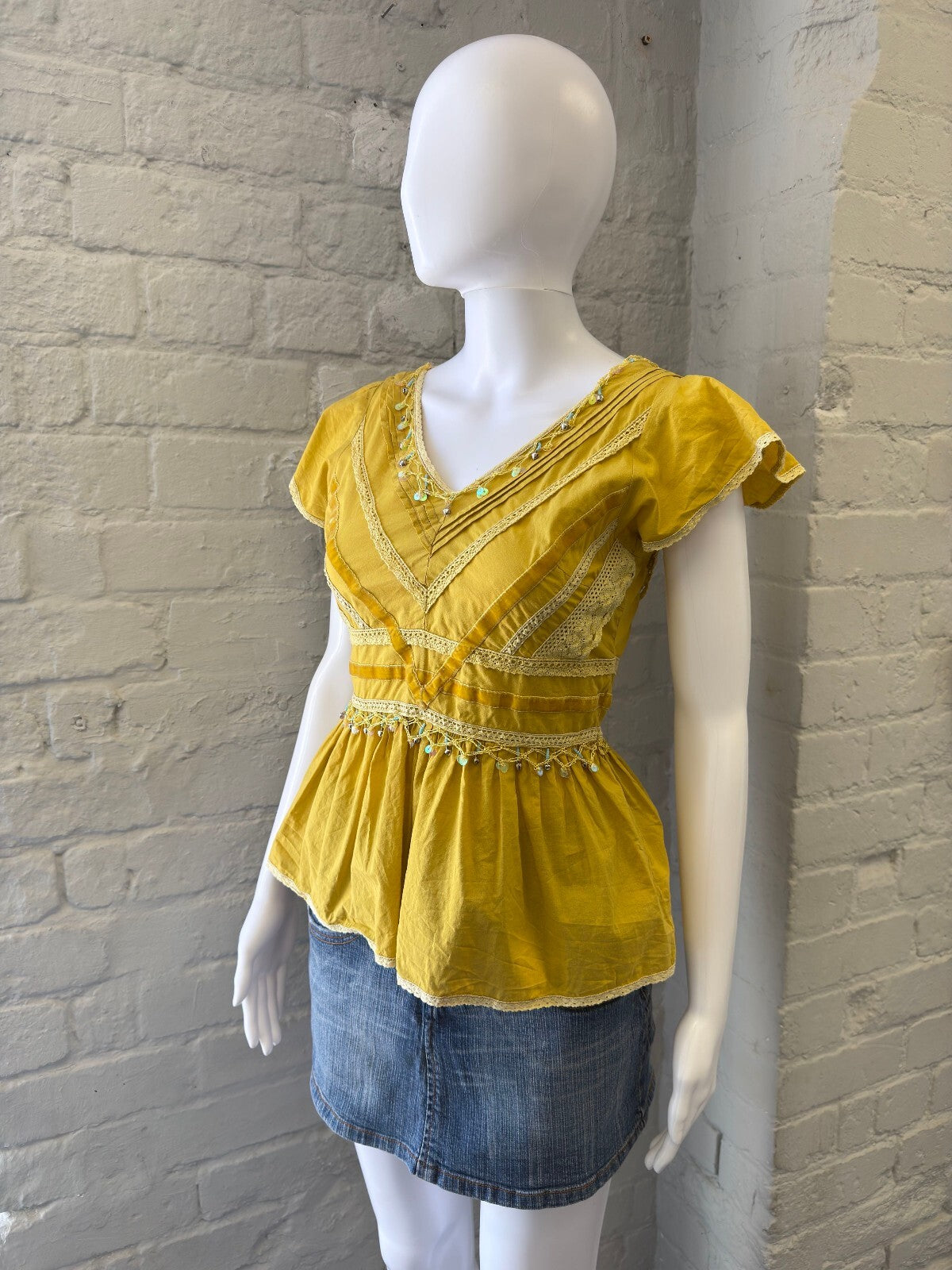 Fairy Yellow Embroidered V-Neck Peplum Blouse