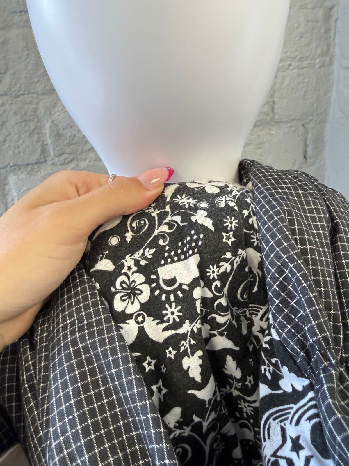 Hooded Jacket with Puffed Body and Long Sleeves