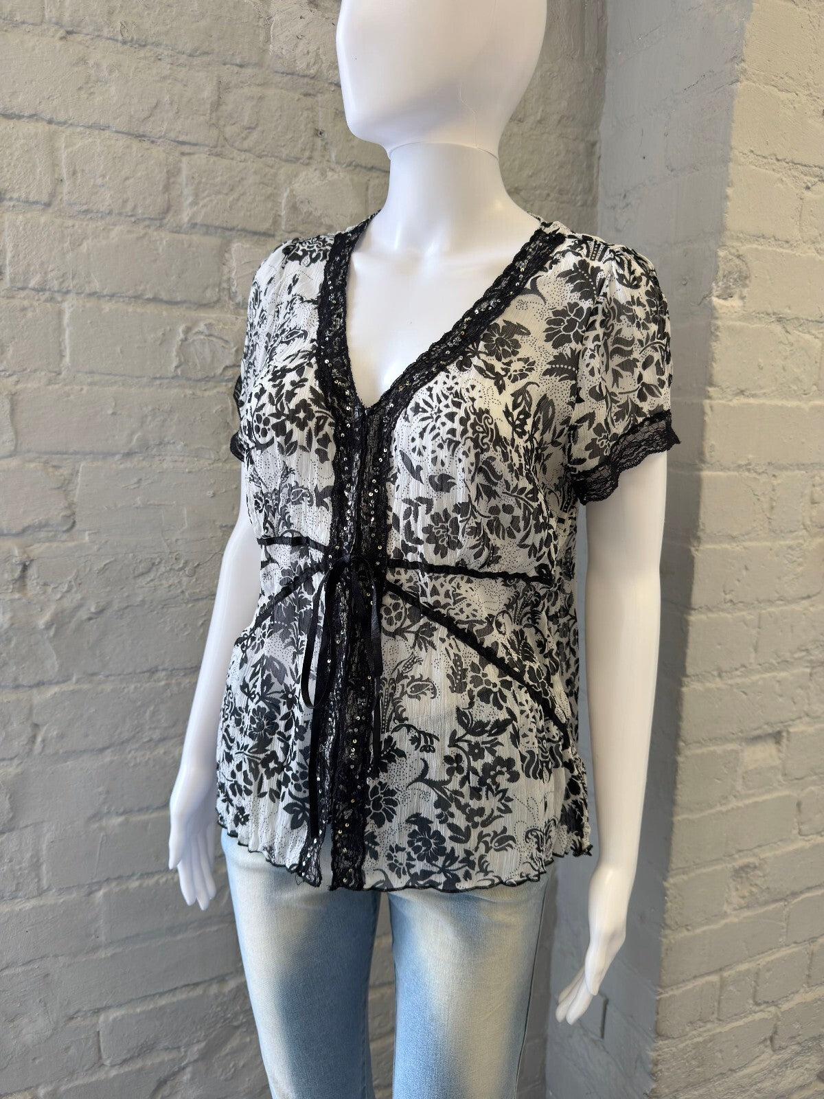 Black and White Mesh Floral Lace Trim Top