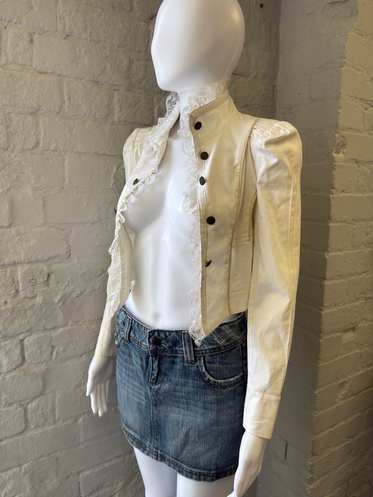 Vintage Cream Lace Trimmed Fitted Jacket