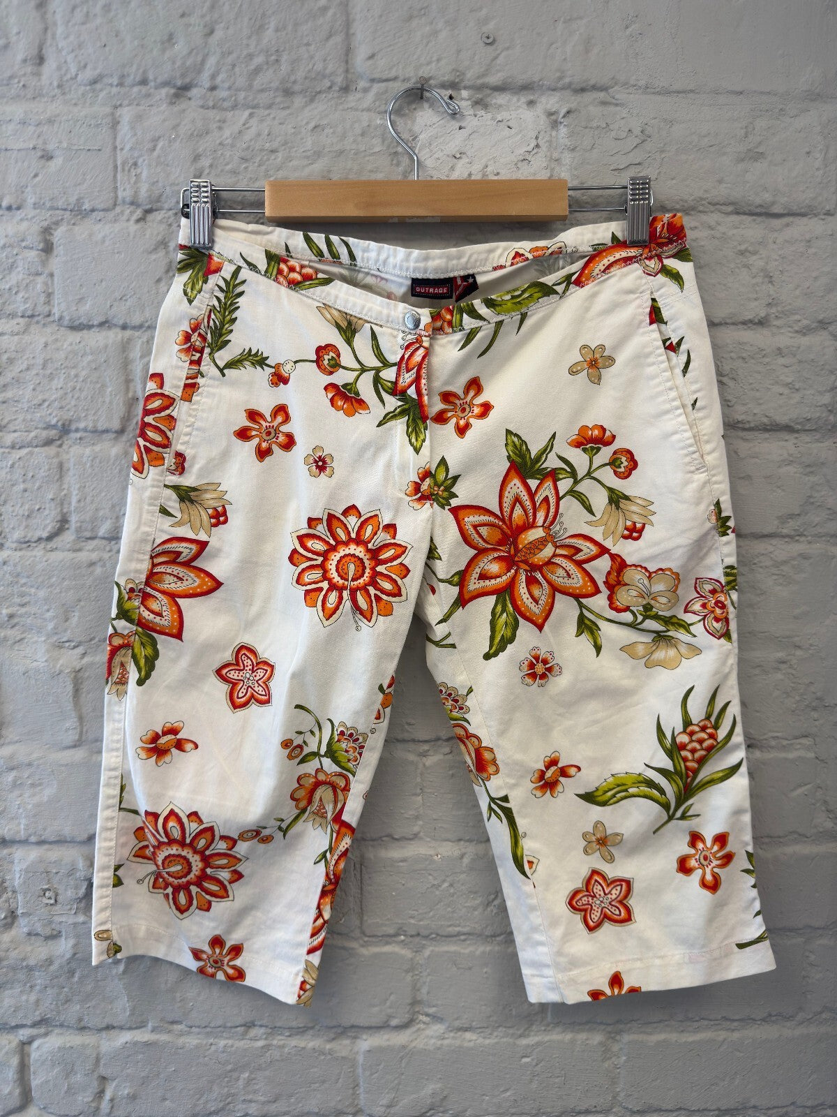 Floral Print Capri Shorts White Orange Green