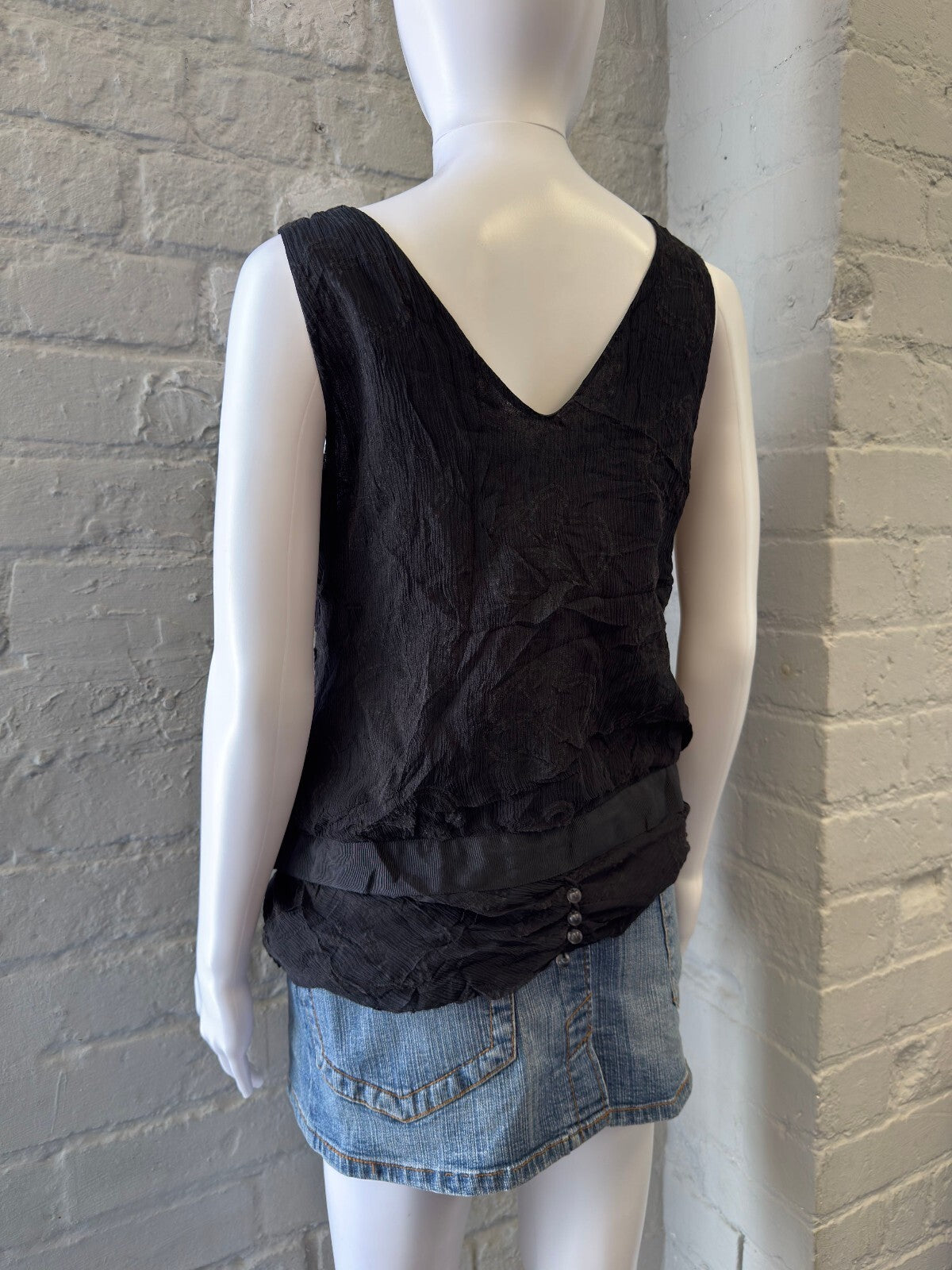 Marc Jacobs Silk Black Sleeveless V-Neck Blouse