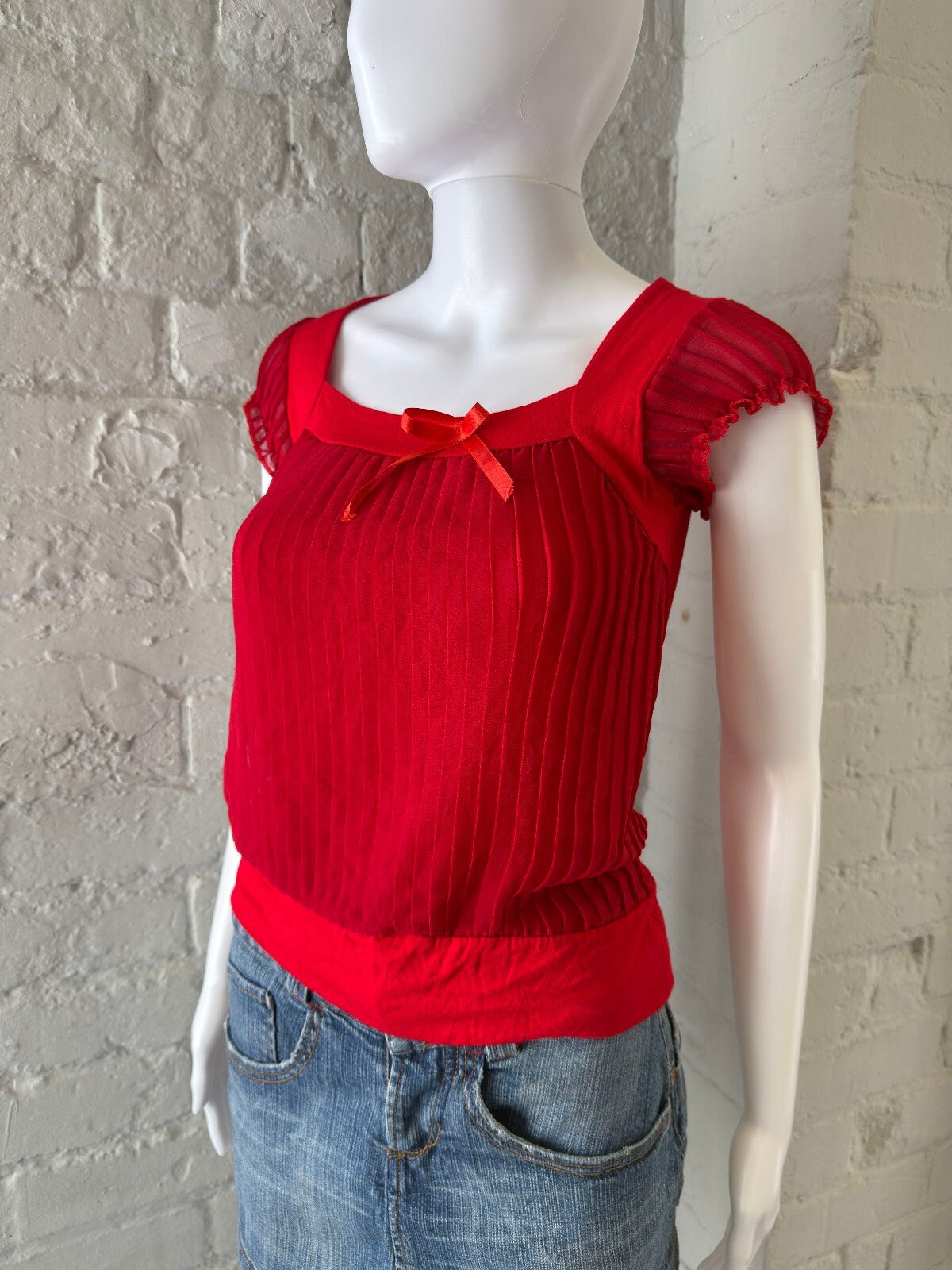 Red Short Sleeve Ribbed Knit Top with Sheer Puff Sleeves