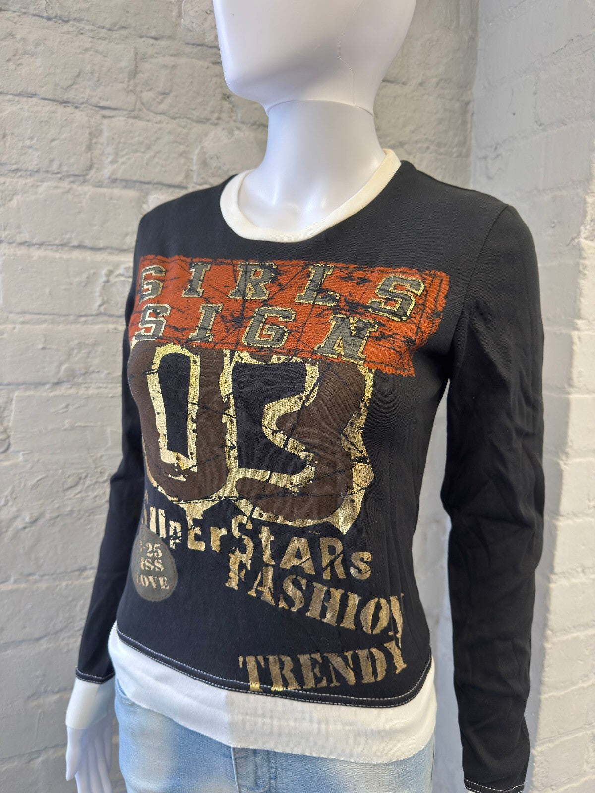 Vintage Black Long Sleeve Graphic T-Shirt