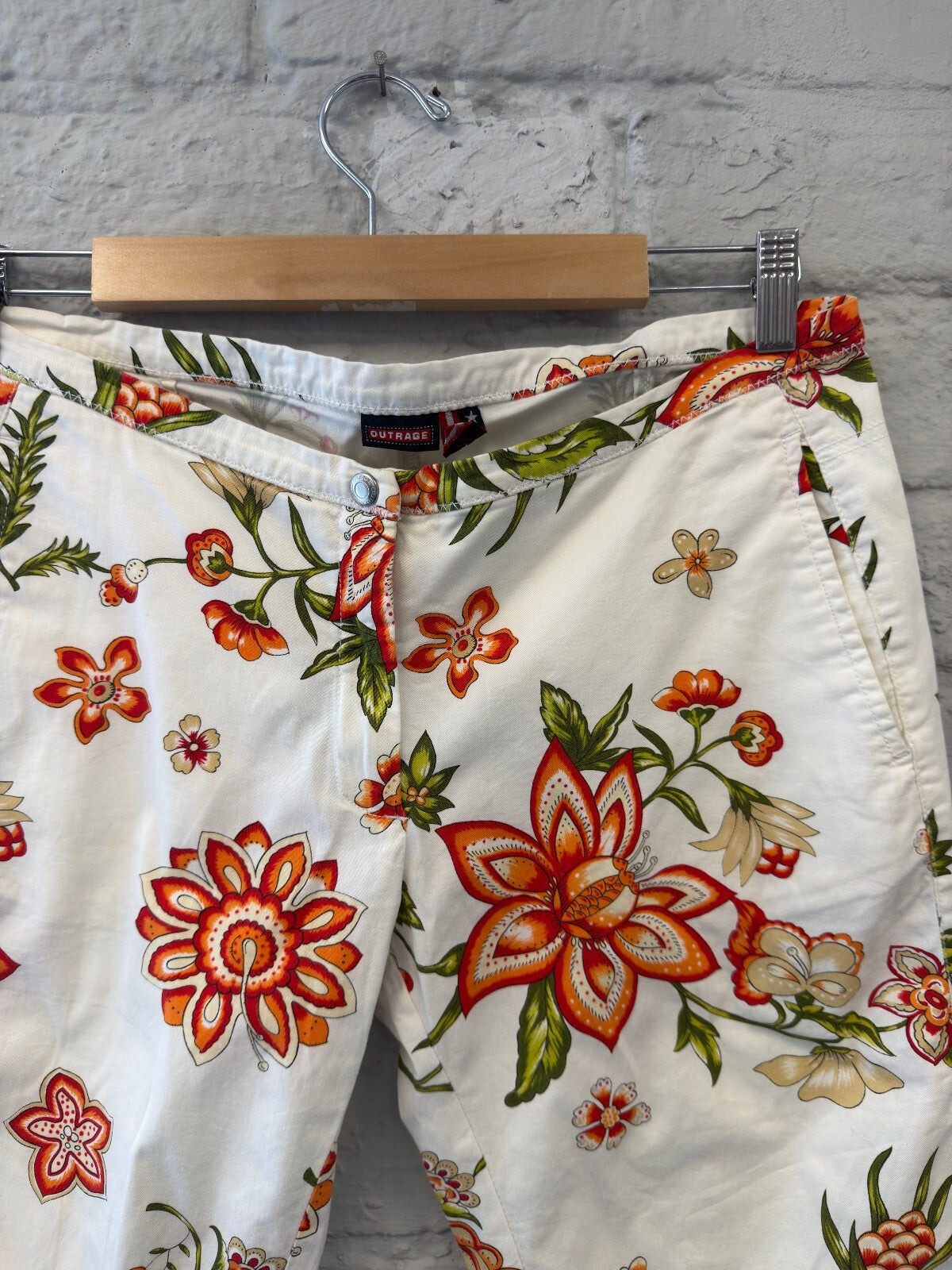 Floral Print Capri Shorts White Orange Green