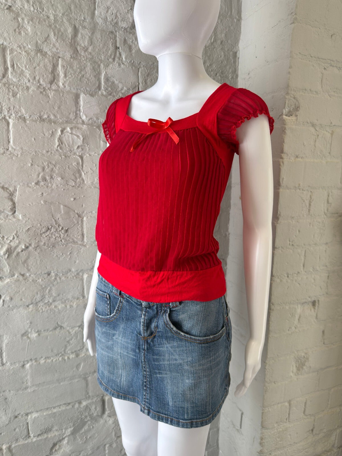 Red Short Sleeve Ribbed Knit Top with Sheer Puff Sleeves