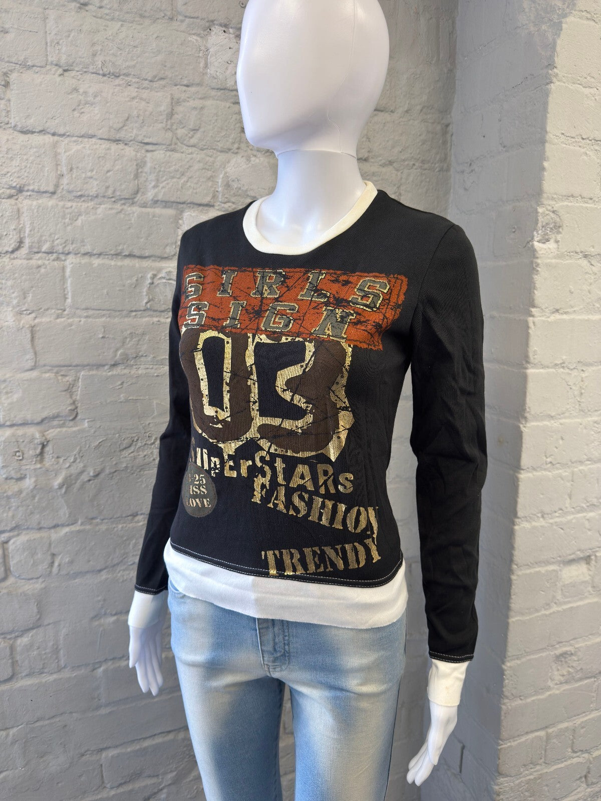 Vintage Black Long Sleeve Graphic T-Shirt