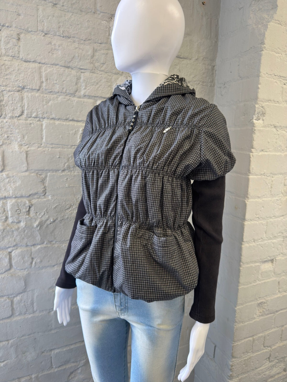 Hooded Jacket with Puffed Body and Long Sleeves