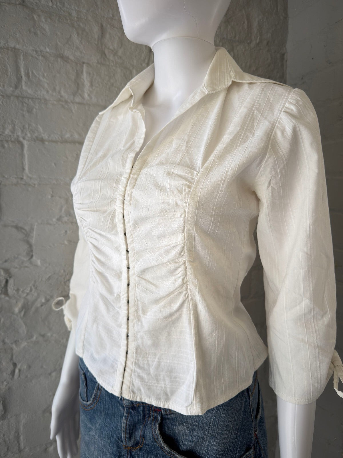 White 90s Ruched 3/4 Sleeve Shirt