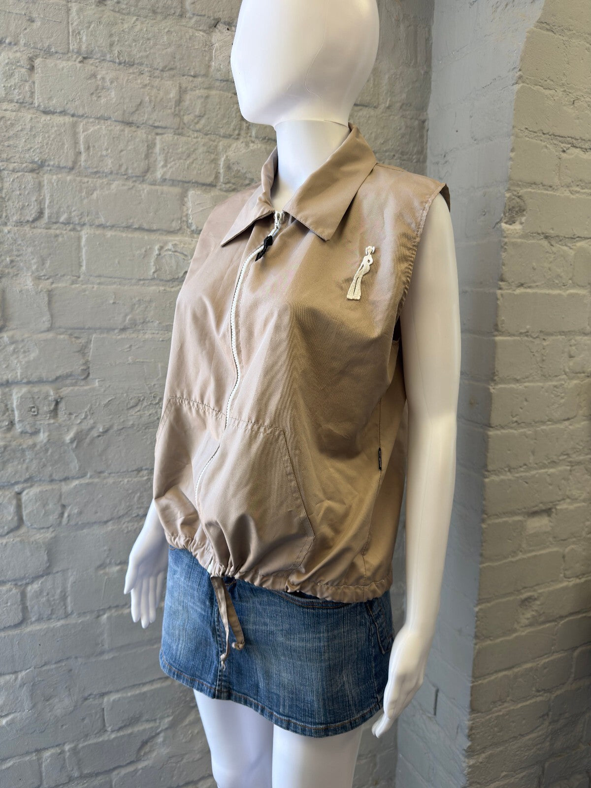 Y2K Beige Sleeveless Zip-Up Vest