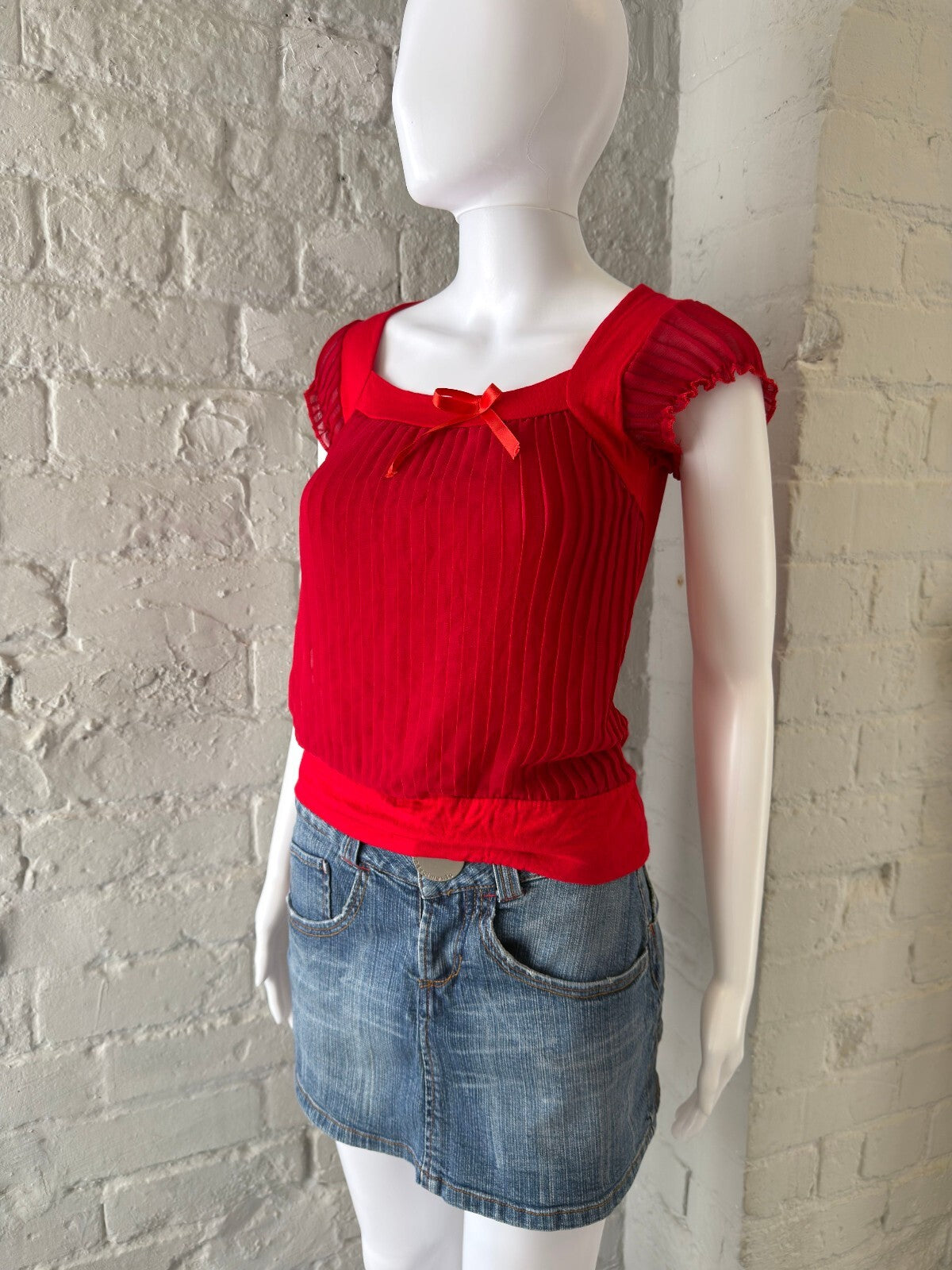 Red Short Sleeve Ribbed Knit Top with Sheer Puff Sleeves