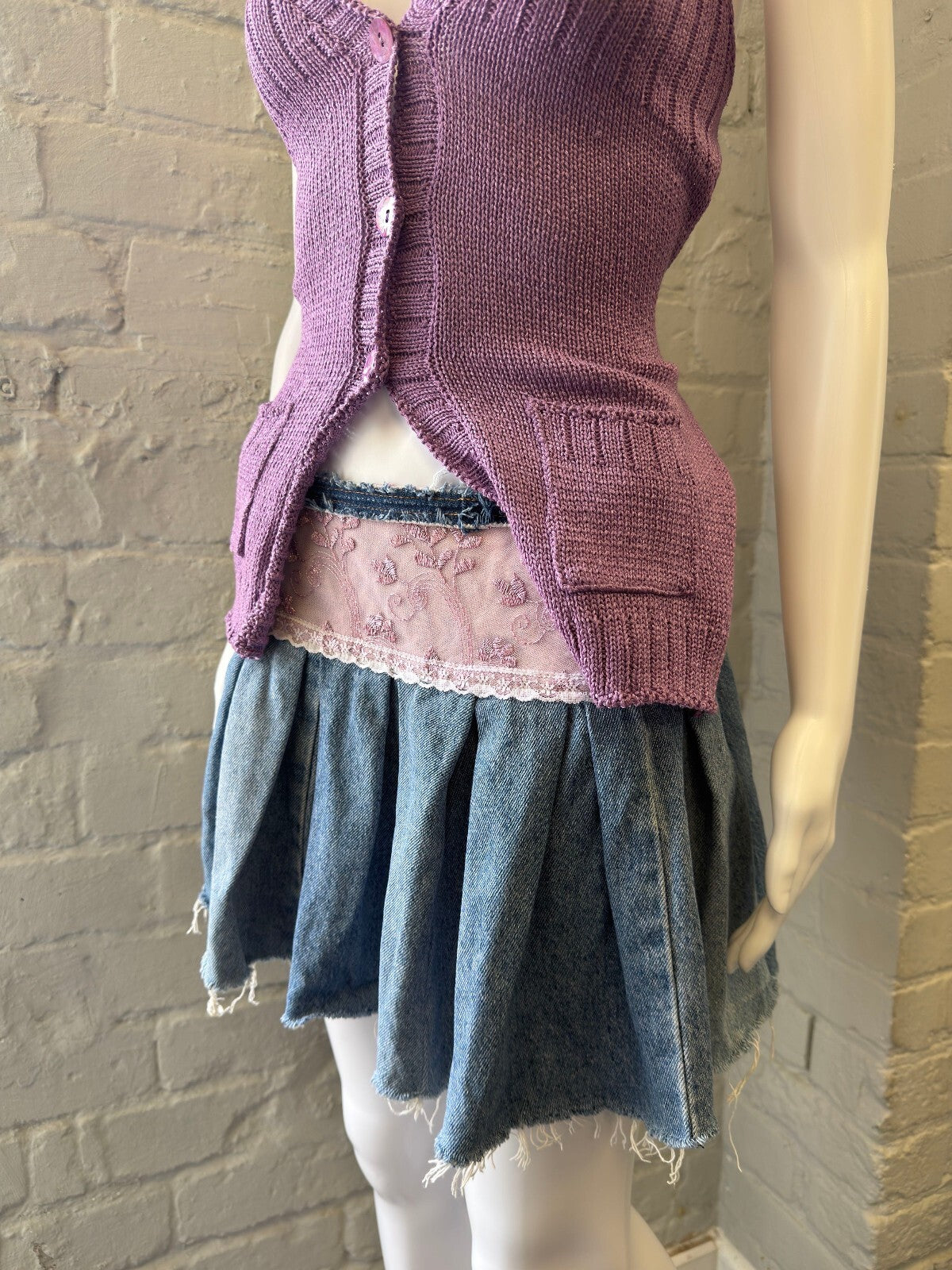 Pink 2000s Lace Pleated Mini Skirt