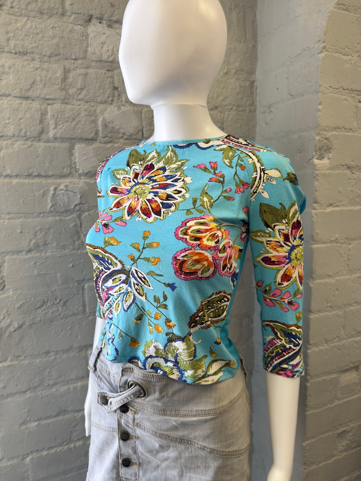 Blue Floral Print Fitted Top with 3/4 Sleeves