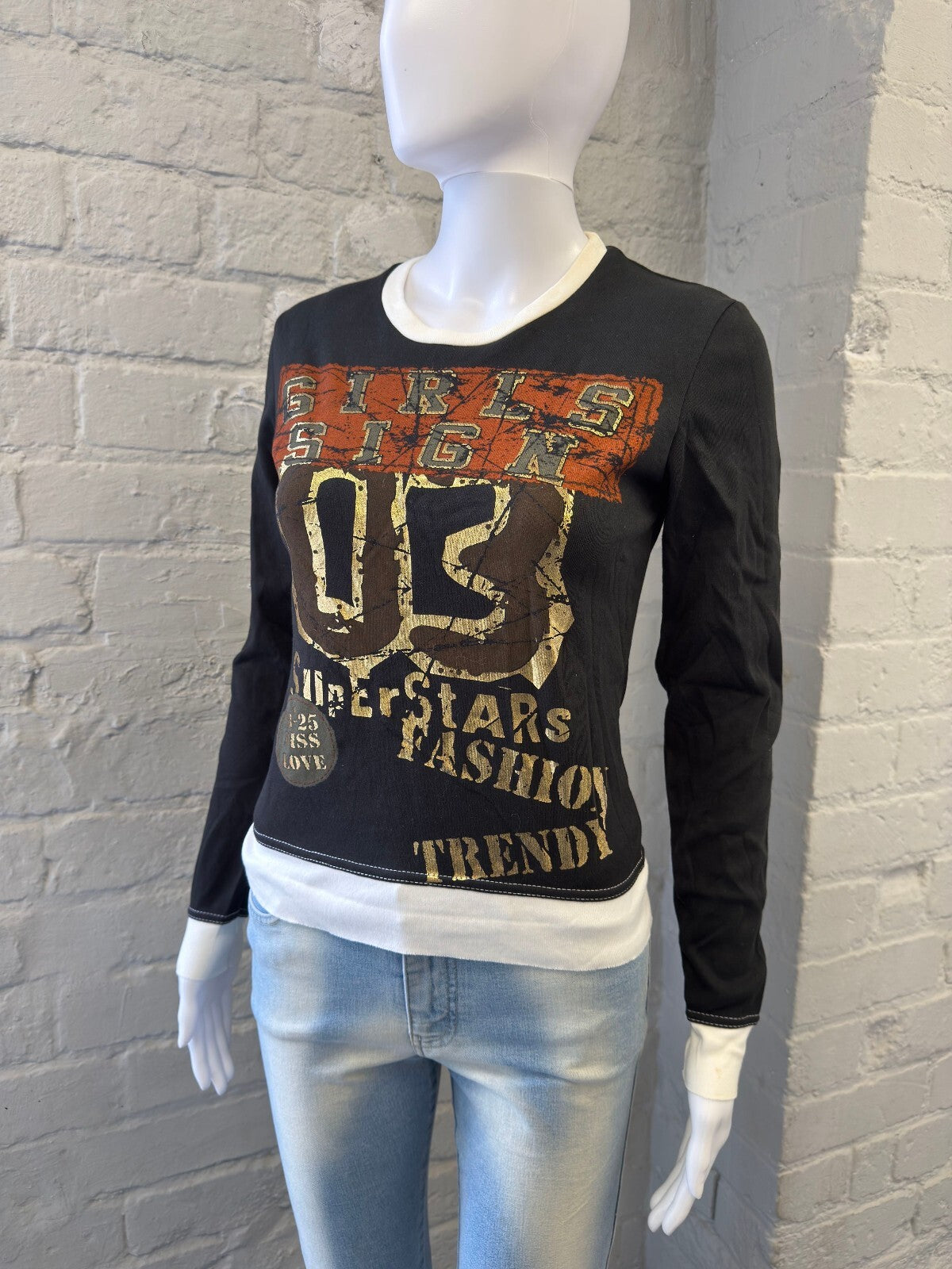 Vintage Black Long Sleeve Graphic T-Shirt