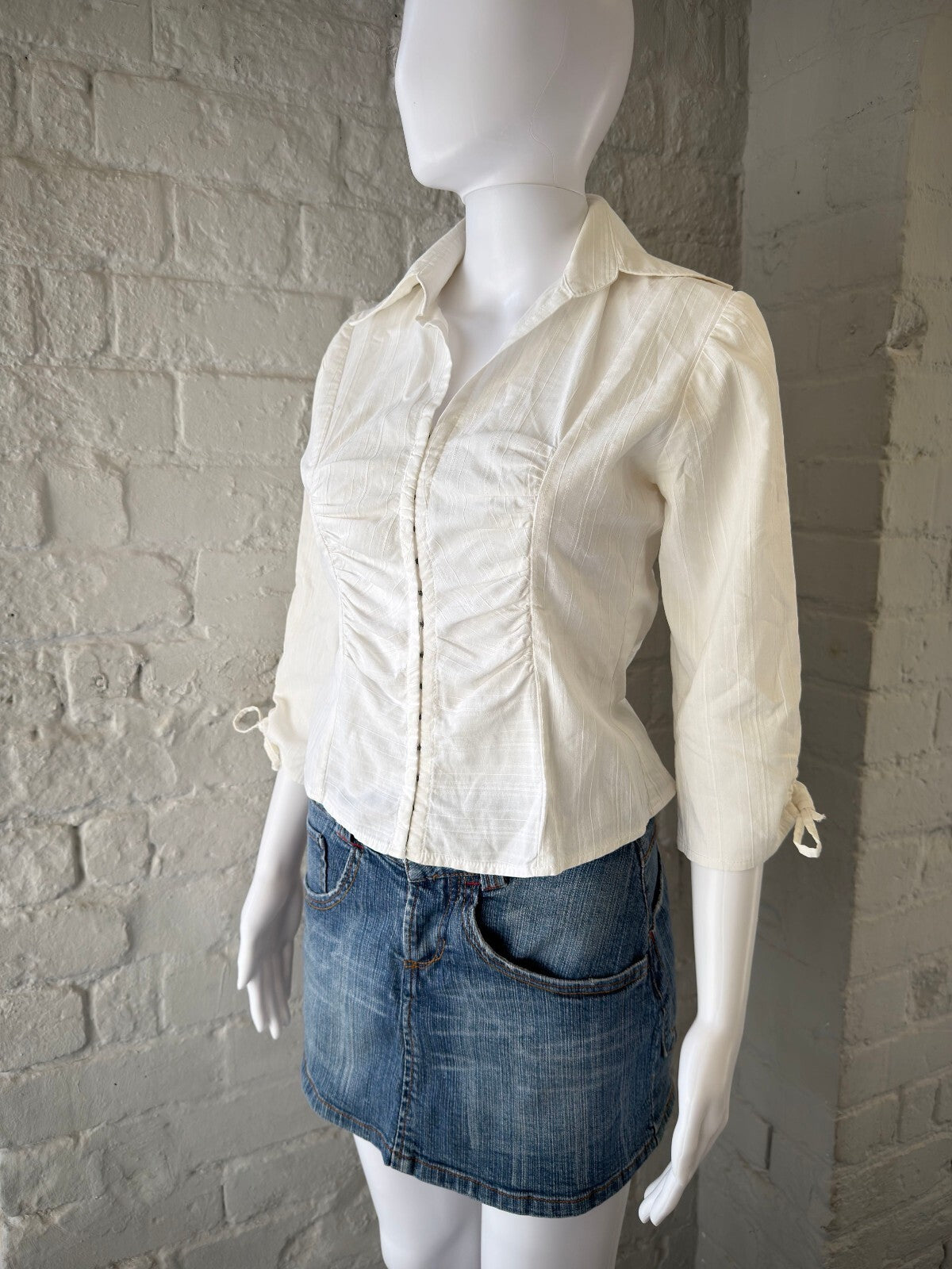 White 90s Ruched 3/4 Sleeve Shirt