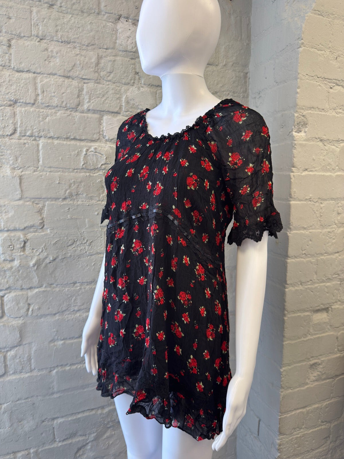 Black Floral Short Sleeve Dress with Red Rose Print