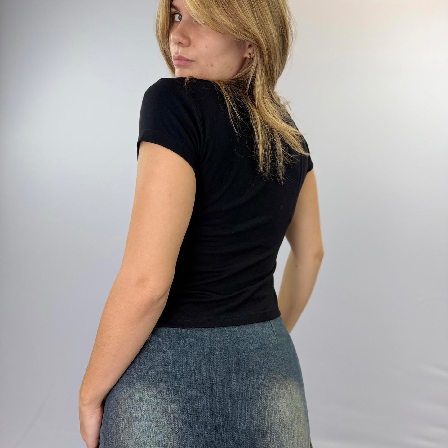 Burberry Black Short Sleeve T-Shirt - SIZE S