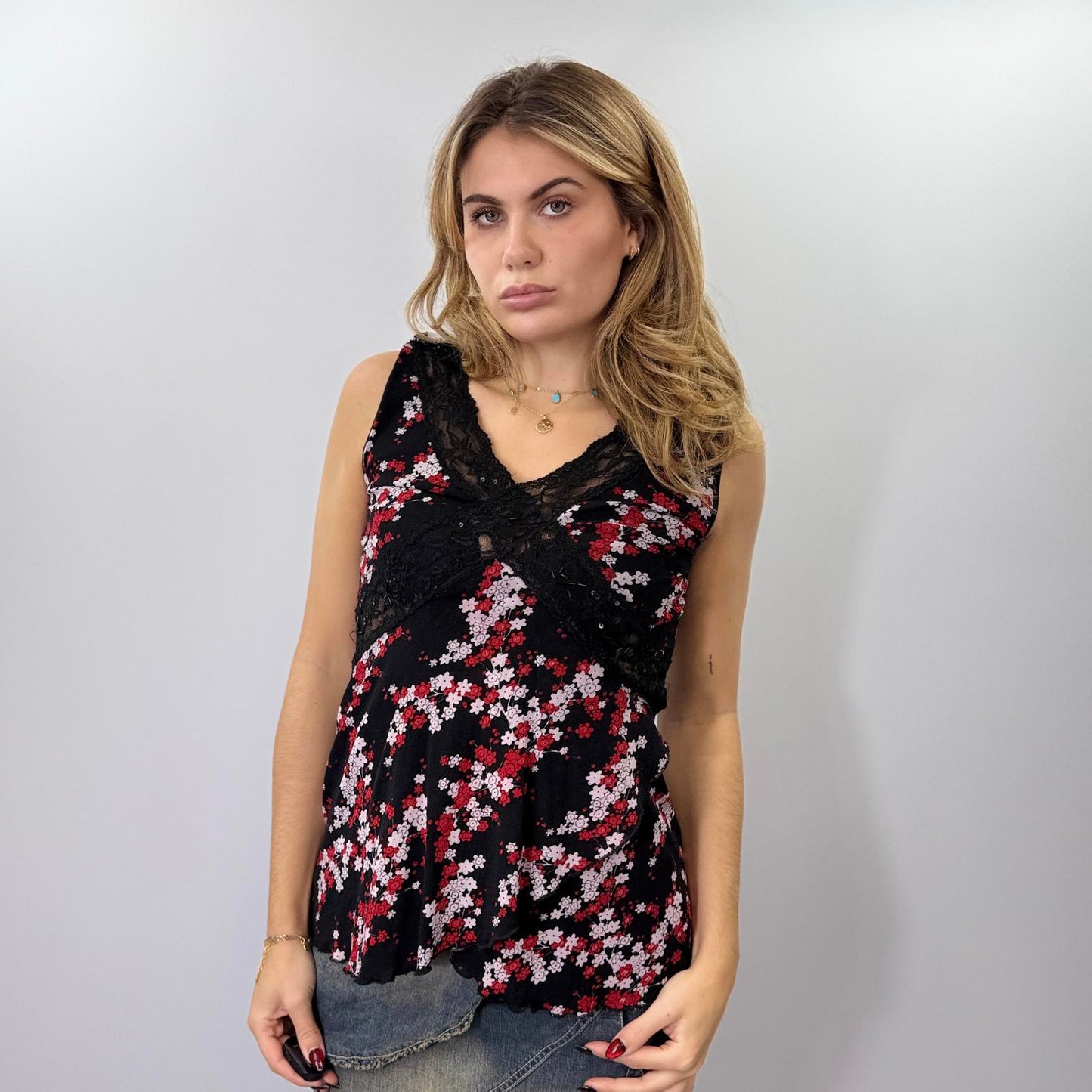 Max-w Black Floral Lace-Trimmed Sleeveless Camisole Top- SIZE L